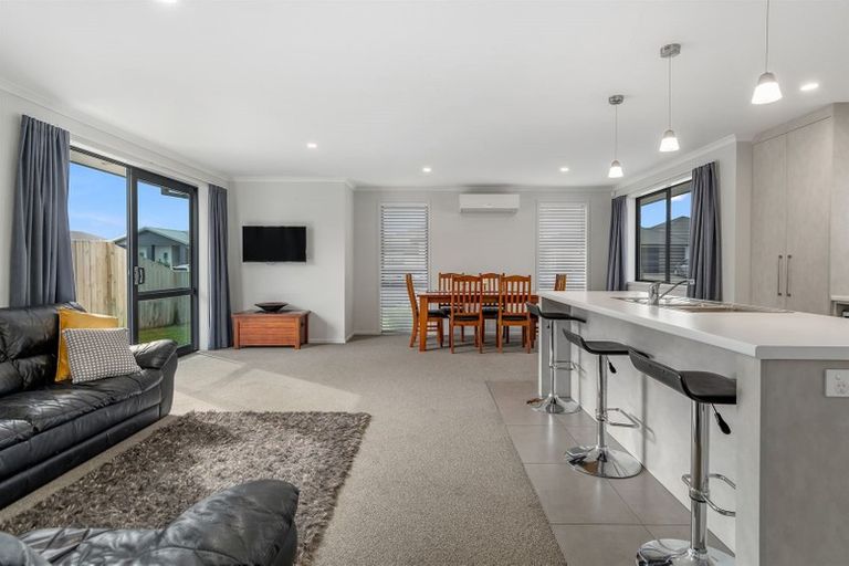 Photo of property in 74 Puhirake Crescent, Pyes Pa, Tauranga, 3112
