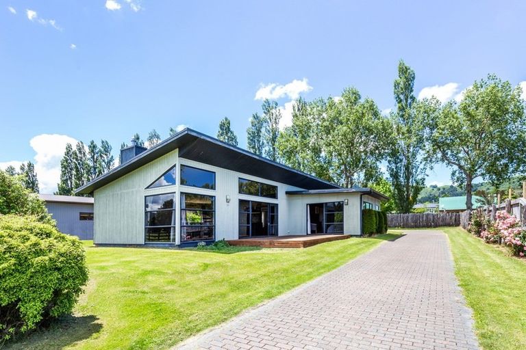 Photo of property in 108 Kinloch Road, Kinloch, Taupo, 3377