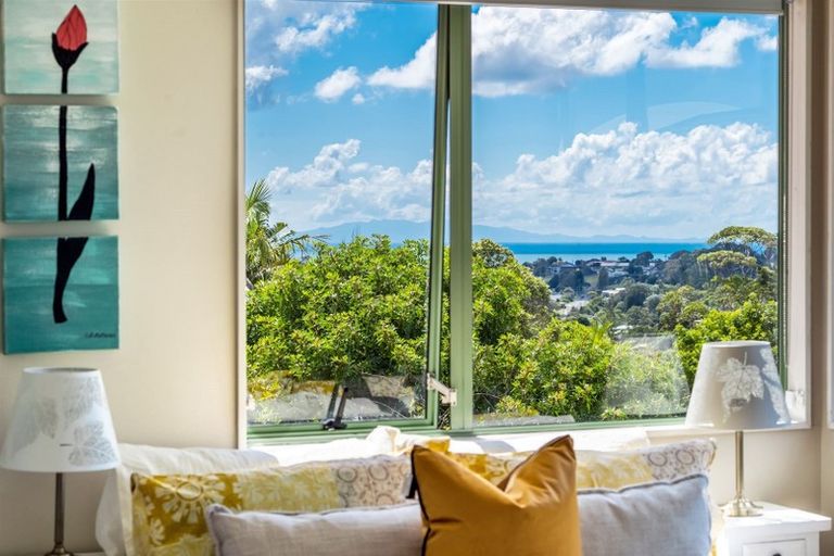 Photo of property in 2/883 East Coast Road, Northcross, Auckland, 0632