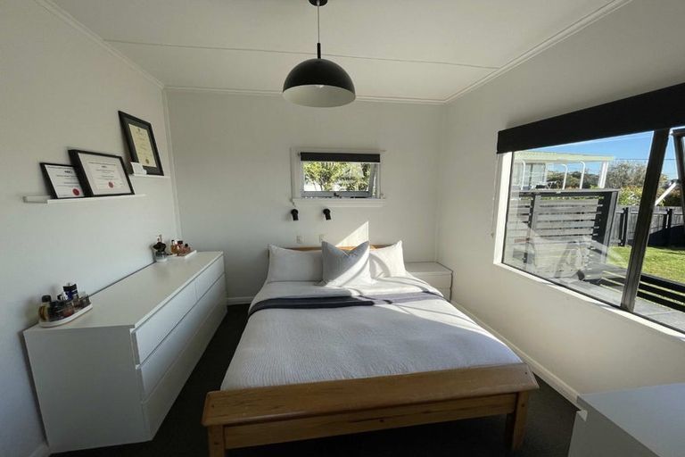 Photo of property in 17a Brightside Road, Stanmore Bay, Whangaparaoa, 0932