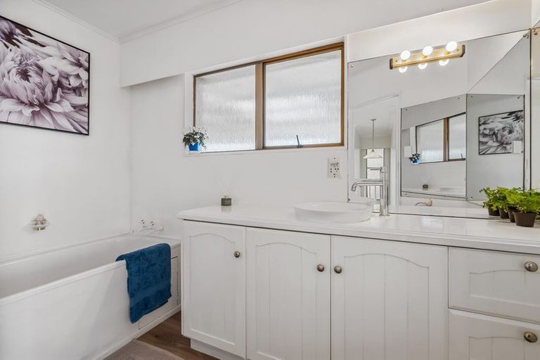 Photo of property in 1 Cliff Lane, Glenbrook, Waiuku, 2681