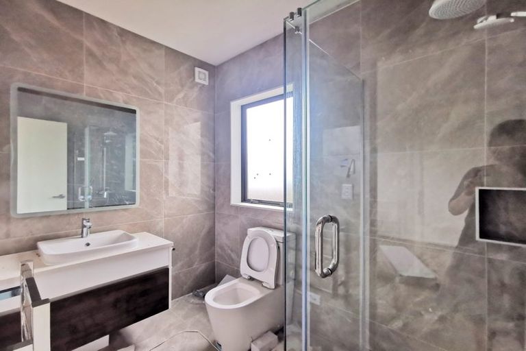 Photo of property in 296a Bucklands Beach Road, Bucklands Beach, Auckland, 2012