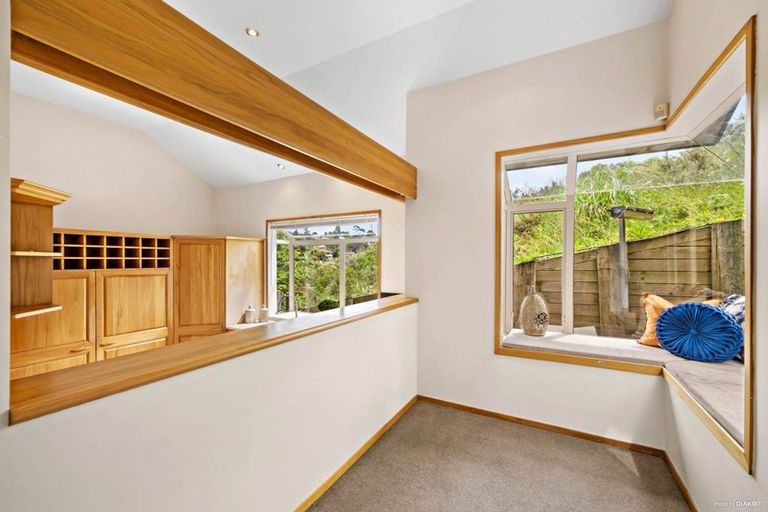 Photo of property in 16a Honeysuckle Lane, Mairangi Bay, Auckland, 0630