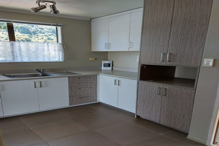 Photo of property in 62a Gemstone Drive, Birchville, Upper Hutt, 5018