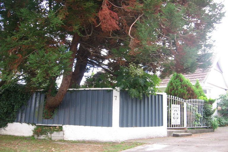 Photo of property in 7 Pohutukawa Street, Woburn, Lower Hutt, 5010