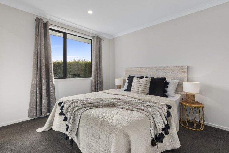 Photo of property in 10 Bathurst Crescent, Pyes Pa, Tauranga, 3112