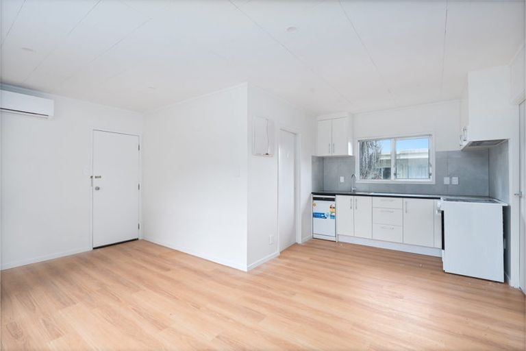 Photo of property in 1/60a View Road, Henderson, Auckland, 0612