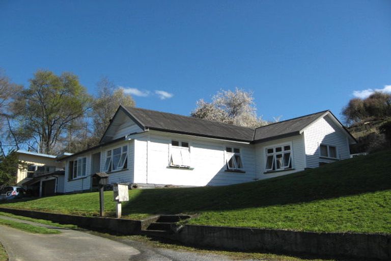 Photo of property in 1 Swan Street, Taihape, 4720