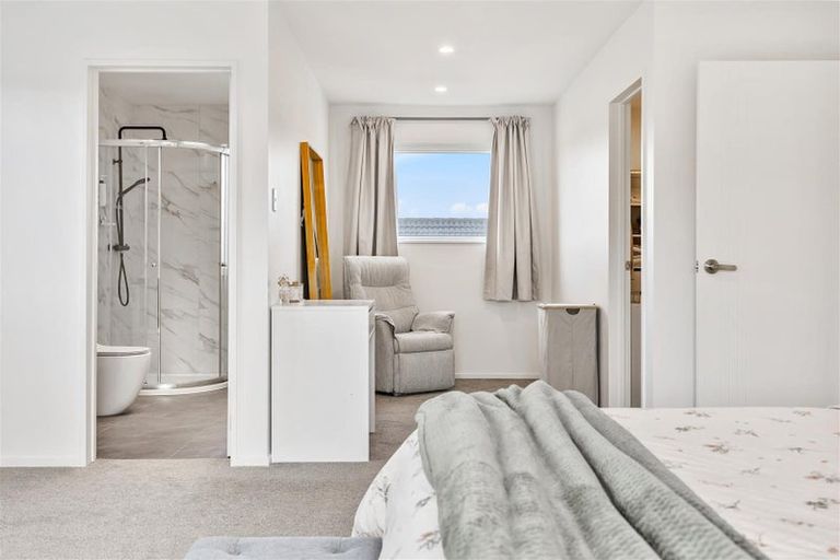 Photo of property in 12 Len Ireland Drive, Kumeu, 0810