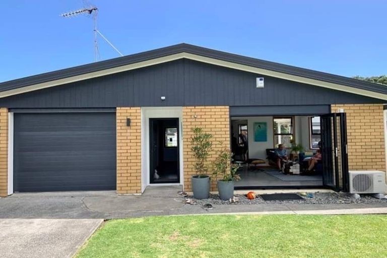 Photo of property in 10a Elizabeth Street, Orewa, 0931