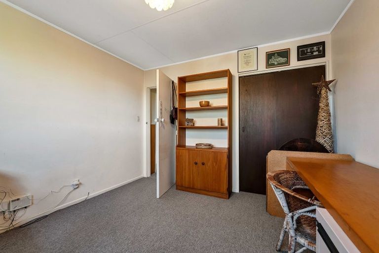 Photo of property in 71 Tarata Road, Inglewood, 4387