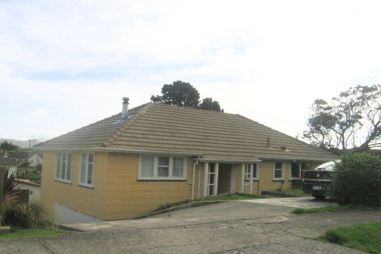 Photo of property in 4 Stevens Crescent, Ranui, Porirua, 5024