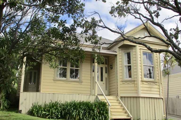 Photo of property in 13 Kawerau Avenue, Devonport, Auckland, 0624