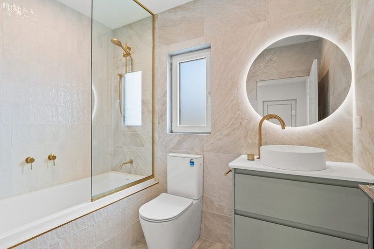 Photo of property in 22 Soudley Court, Jacks Point, Queenstown, 9371