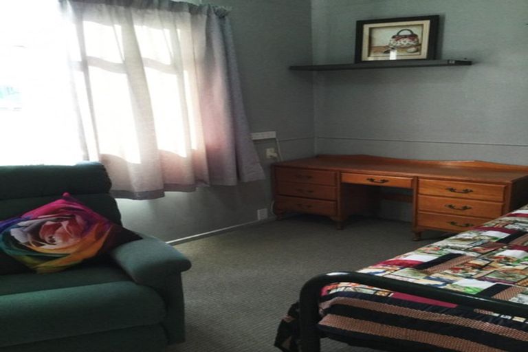 Photo of property in 129 Bridge Street, Eltham, 4322