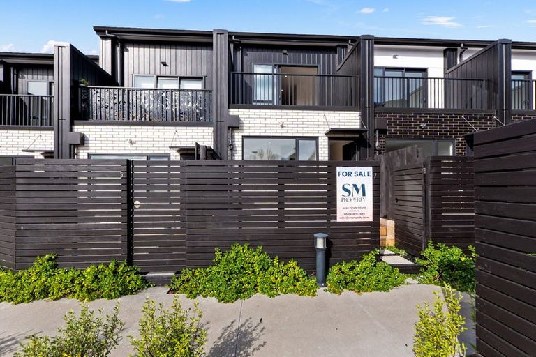 Photo of property in 3 Meg Lane, Glen Eden, 0602