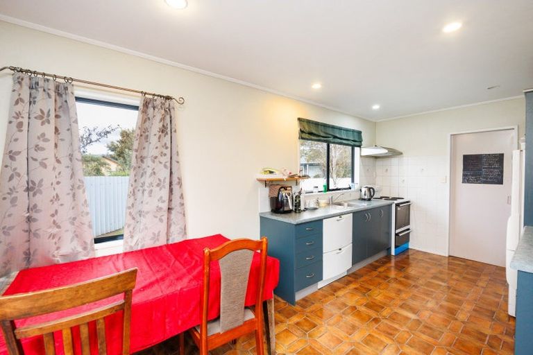 Photo of property in 28 Peppertree Glade, Kelvin Grove, Palmerston North, 4414