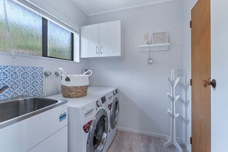 Photo of property in 1 Mohua Street, Waikanae, 5036