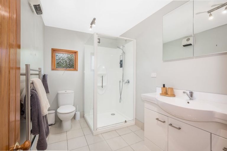 Photo of property in 5 Newnham Court, Tawa, Wellington, 5028