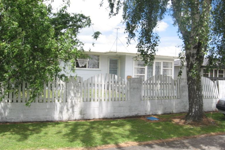 Photo of property in 22 Tairere Crescent, Rosehill, Papakura, 2113