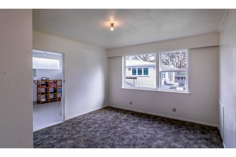 Photo of property in 42 Lowtherhurst Road, Massey, Auckland, 0614