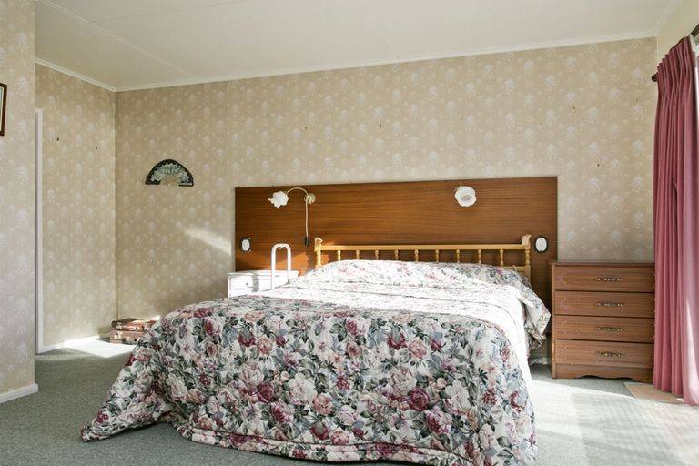 Photo of property in 354 Lake Terrace, Two Mile Bay, Taupo, 3330