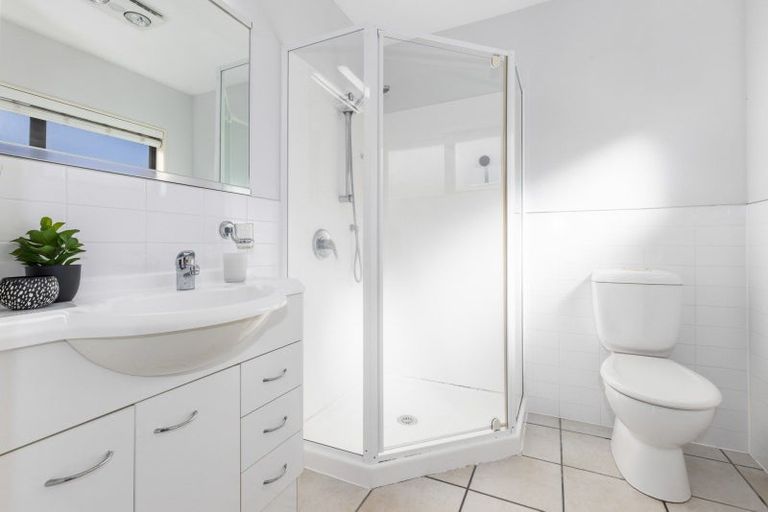 Photo of property in 2b Observatory Close, Whitby, Porirua, 5024