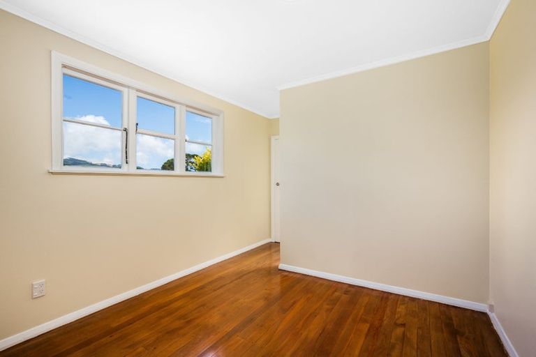 Photo of property in 19 Gloucester Street, Cannons Creek, Porirua, 5024