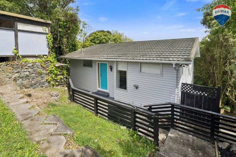 Photo of property in 86 Holborn Drive, Stokes Valley, Lower Hutt, 5019