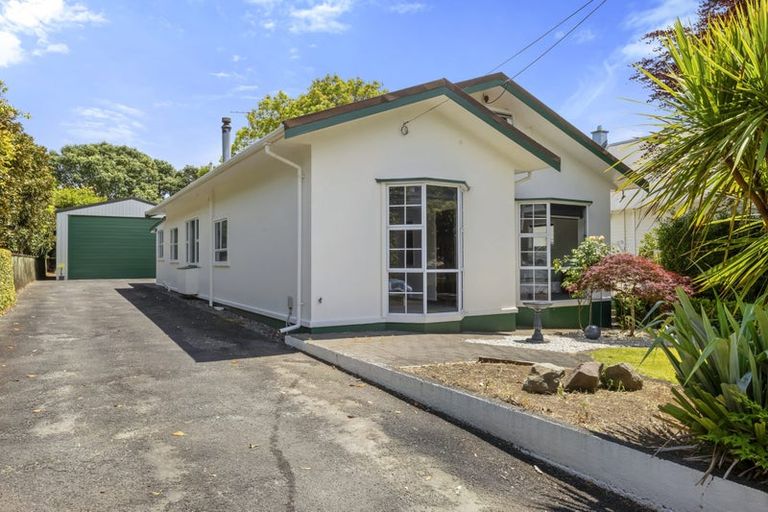 Photo of property in 14 Peace Avenue, Moturoa, New Plymouth, 4310