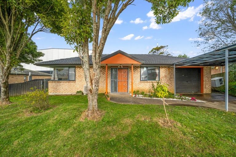 Photo of property in 29 Woodbank Drive, Glen Eden, Auckland, 0602