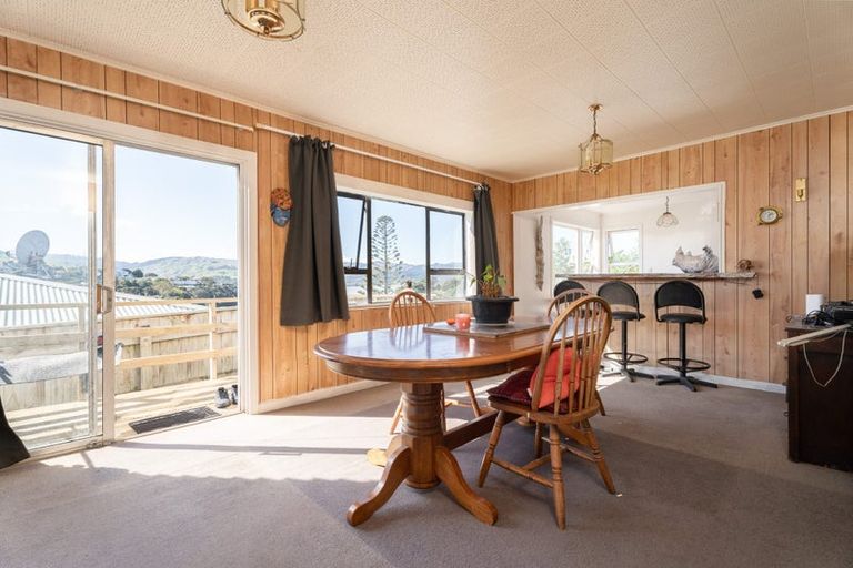 Photo of property in 19 Bayview Road, Paremata, Porirua, 5024