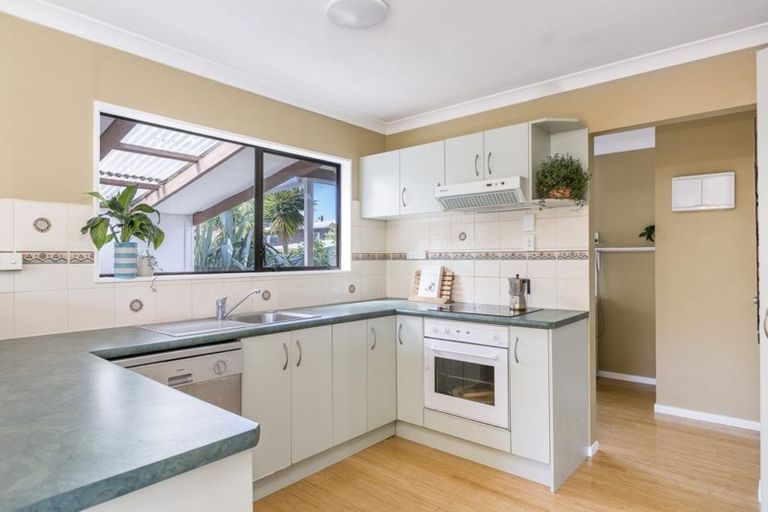 Photo of property in 1/72 Gloria Avenue, Te Atatu Peninsula, Auckland, 0610