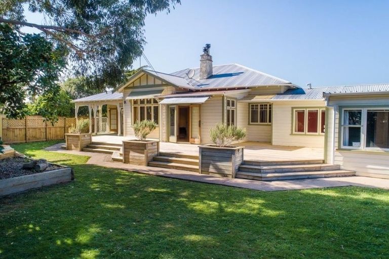 Photo of property in 92 Wood Street, Takaro, Palmerston North, 4410