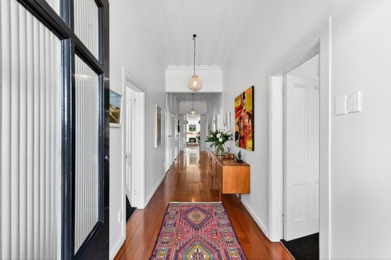 Photo of property in 27 Neeve Road, Taradale, Napier, 4112