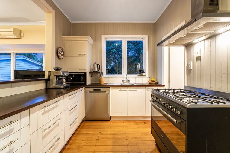 Photo of property in 19 Main Road, Titahi Bay, Porirua, 5022