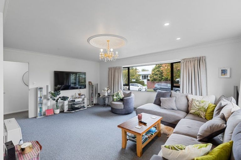 Photo of property in 1 Tern Place, Hokowhitu, Palmerston North, 4410