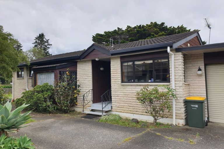 Photo of property in 4/45 Shakespeare Road, Milford, Auckland, 0620