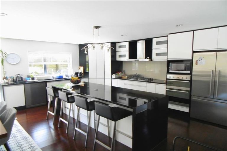 Photo of property in 11 Baker Street, Fairview Heights, Auckland, 0632