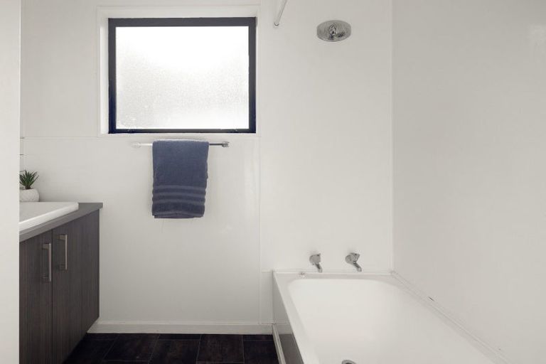 Photo of property in 13 Point Street, Raglan, 3225