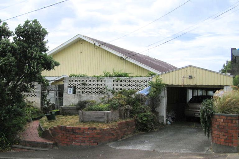 Photo of property in 40 Milne Terrace, Island Bay, Wellington, 6023