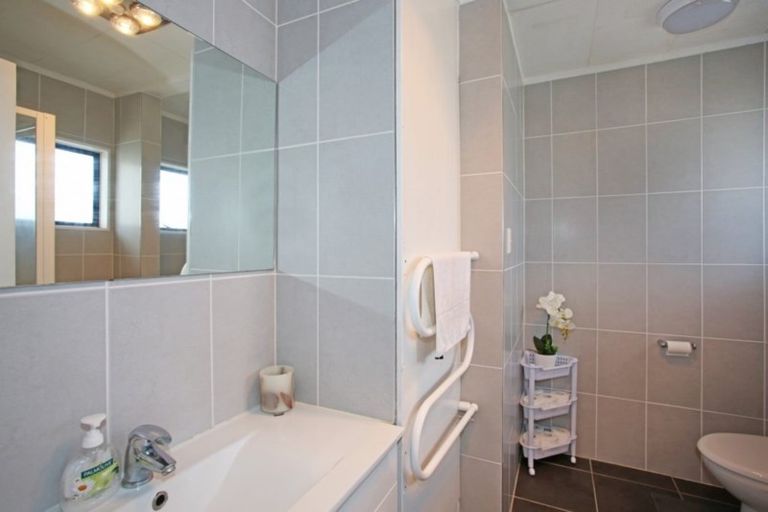 Photo of property in 2/1 Totara Road, Manurewa, Auckland, 2102