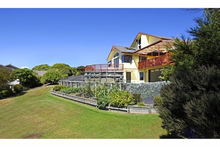Photo of property in 9 Van Beek Place, Ruby Bay, Mapua, 7005