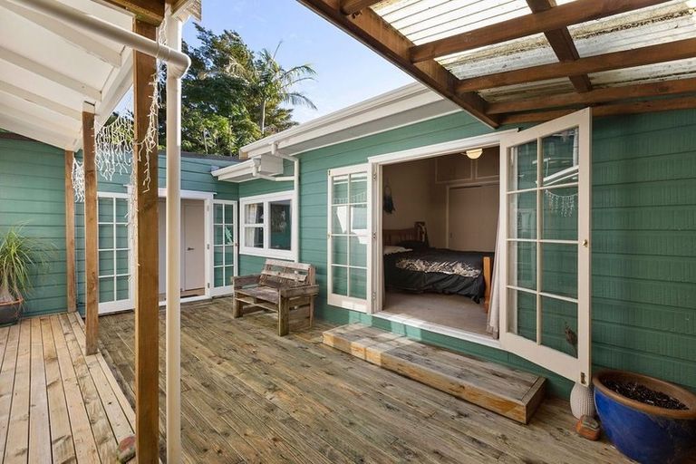 Photo of property in 36 Cedar Terrace, Stanmore Bay, Whangaparaoa, 0932