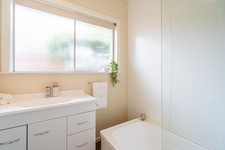 Photo of property in 8 Leybourne Avenue, Waikanae, 5036