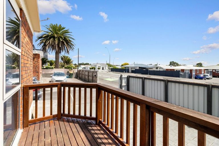 Photo of property in 303a Devon Street West, New Plymouth, 4310