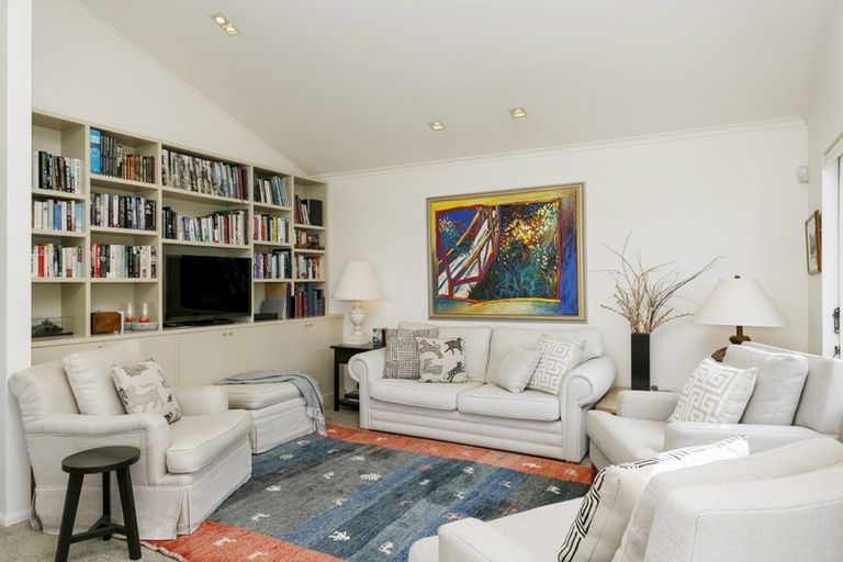 Photo of property in 43 Mapara Road, Acacia Bay, Taupo, 3385