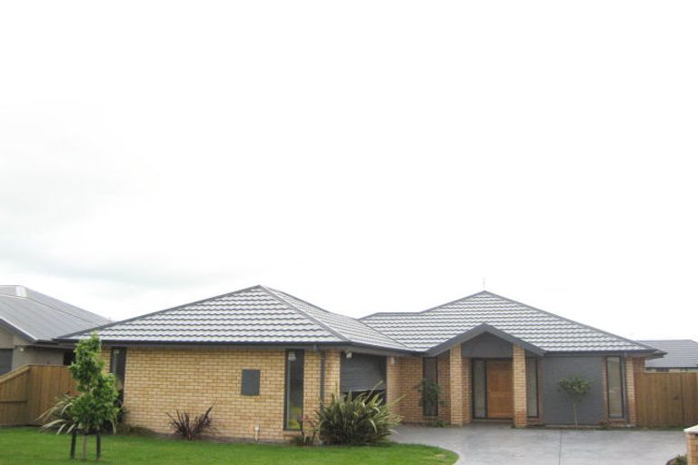 Photo of property in 6a Sheraton Place, Redwood, Christchurch, 8051