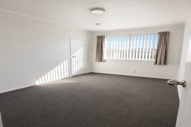 Photo of property in 1/21 Bonito Place, Bayview, Auckland, 0629