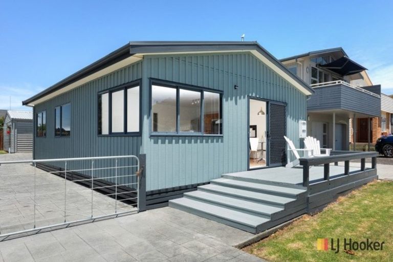 Photo of property in 17 Brighton Road, Waihi Beach, 3611